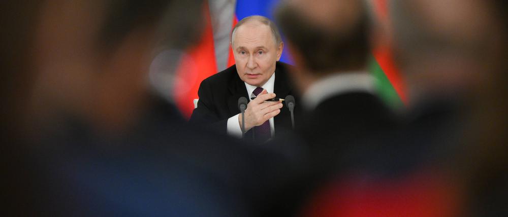 Putin während seiner Pressekonferenz am Donnerstagabend. Er schmeichelte Trump – lehnte eine schnelle Waffenruhe aber ab.