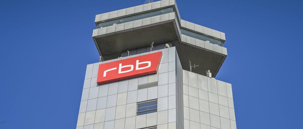 RBB: Rundfunk Berlin-Brandenburg.