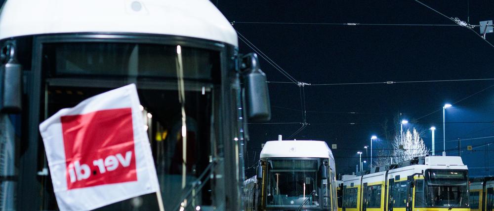 In der kommenden Woche stehen Busse und Bahnen in Berlin wieder zeitweise still.