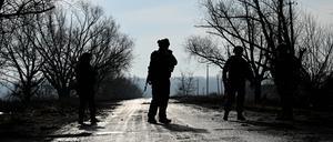 Russia Ukraine Kursk Attack Settlements 8877937 13.03.2025 Russian servicemen of Akhmat special forces patrol an area in the village of Martynovka recaptured by Russian forces amid Russia s military operation in Ukraine, in Kursk region, Russia. Stanislav Krasilnikov / Sputnik Kursk region Russia PUBLICATIONxINxGERxSUIxAUTxESTxLTUxLATxNORxSWExDENxNEDxPOLxUKxONLY Copyright: xStanislavxKrasilnikovx