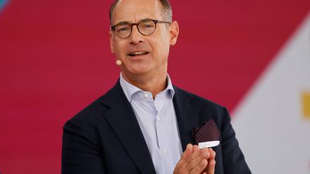 Allianz-Chef Oliver Bäte verdiente 2024 mehr als zehn Millionen Euro.