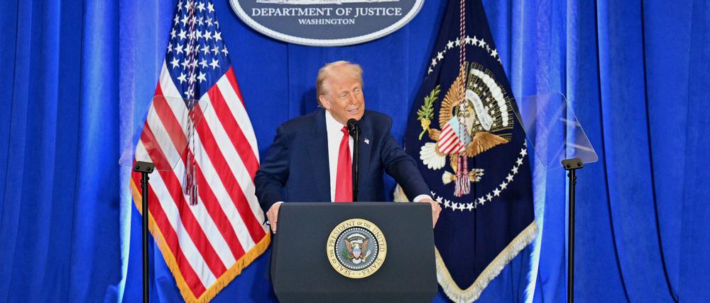 Trump nutzte den Auftritt im Justizressort für eine politische Abrechnung mit seinen Gegnern.