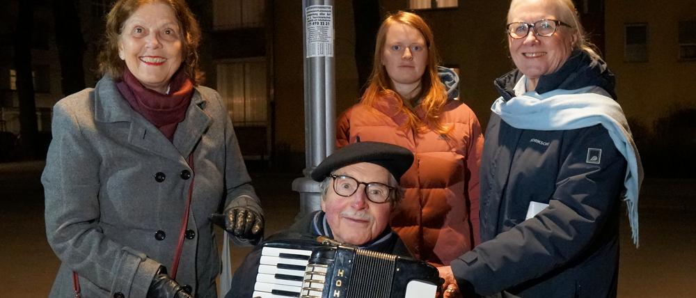 Eine Gesangsgruppe aus Anwohnern trifft sich seit fünf Jahren in der Bayerischen Straße in Wilmersdorf.