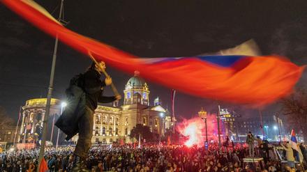 Hunderttausende zog es am Samstag auf die Straßen in der serbischen Hauptstadt Belgrad: Präsident Vučić setzt das zunehmend unter Druck.
