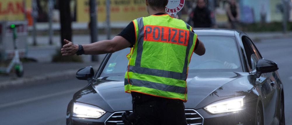 Die Polizeikontrolle richtete sich vor allem gegen Raser (Symbolbild)  