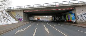 Die Brücke der Nutheschnellstraße über den Horstweg wird neu gebaut.
