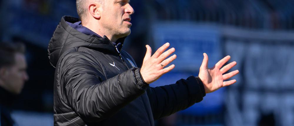 Braunschweigs Trainer Daniel Scherning muss um seinen Job bangen.