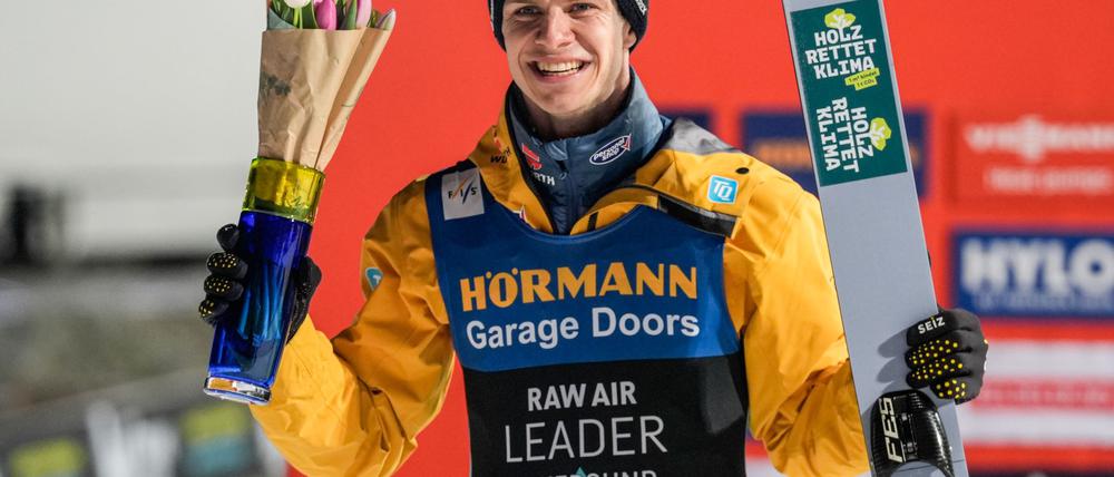 Strahlend nach dem Sieg: Andreas Wellinger in Vikersund.