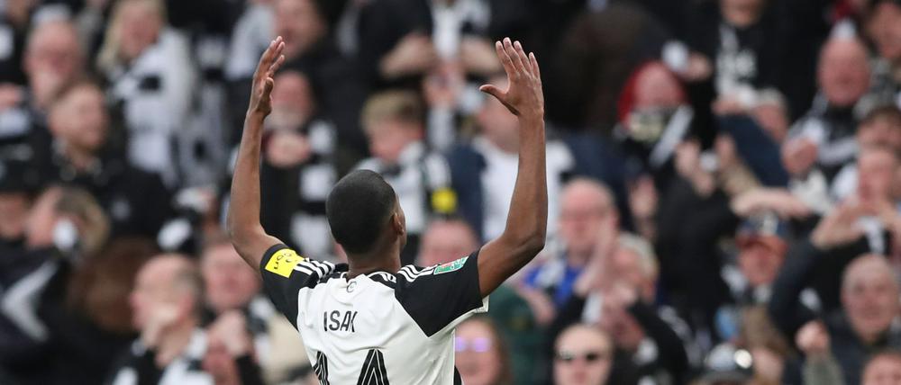 Der ehemalige Dortmunder Alexander Isak bescherte Newcastle United den ersten nationalen Titel seit 70 Jahren.