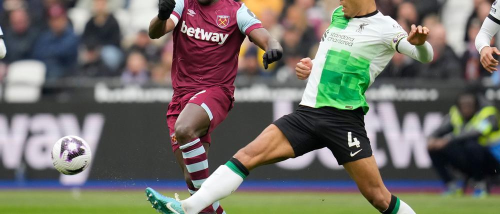 Michail Antonio (links) hatte im Dezember einen schweren Verkehrsunfall.