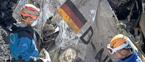 Zehn Jahre nach dem Absturz einer Germanwings-Maschine in den französischen Alpen werfen Angehörige dem Luftfahrt-Bundesamt weiter schwere Versäumnisse vor.