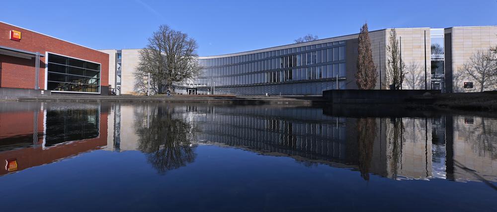 Hasso-Plattner-Institut, HPI, Hauptgebäude in Potsdam