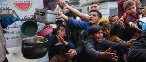Auch sie sind von Hilfe aus dem Ausland abhängig: Hungernde Kinder im Gaza-Streifen.