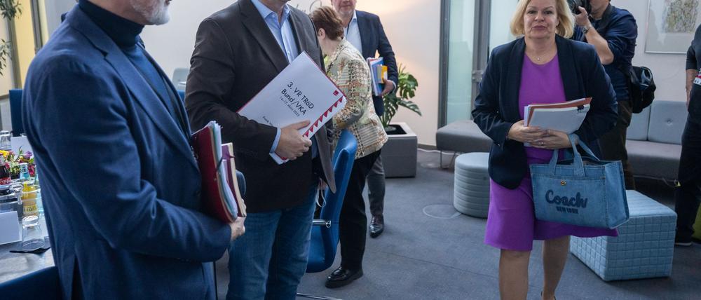 Tagelang wurde in Potsdam für die mehr als 2,5 Millionen Beschäftigte im öffentlichen Dienst verhandelt. Jetzt geht es in die Schlichtung.