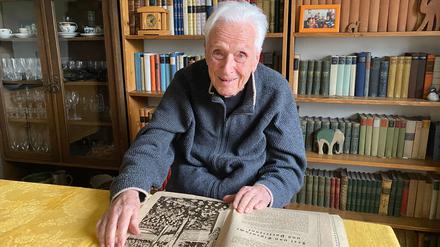 Friedrich Hassenstein, Germanistikprofessor aus Göttingen, ist 1925 in Potsdam geboren und hat das Erstarken des Nationalsozialsmus auf dem Telegrafenberg erlebt.