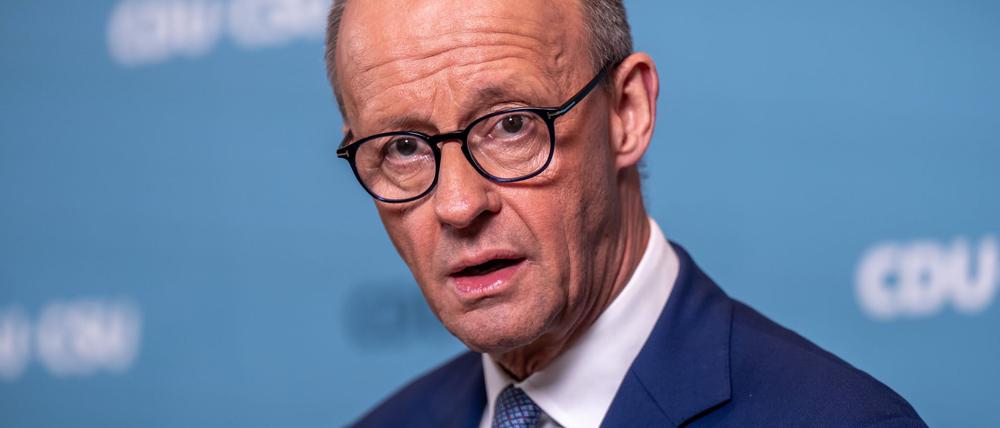 Der Bundestag will heute ein Riesen-Schuldenpaket beschließen. Gibt der Bundesrat auch grünes Licht, dürfte das auch schnelle neue Hilfen für die Ukraine bedeuten. Kündigt der Unionsfraktionschef an.
