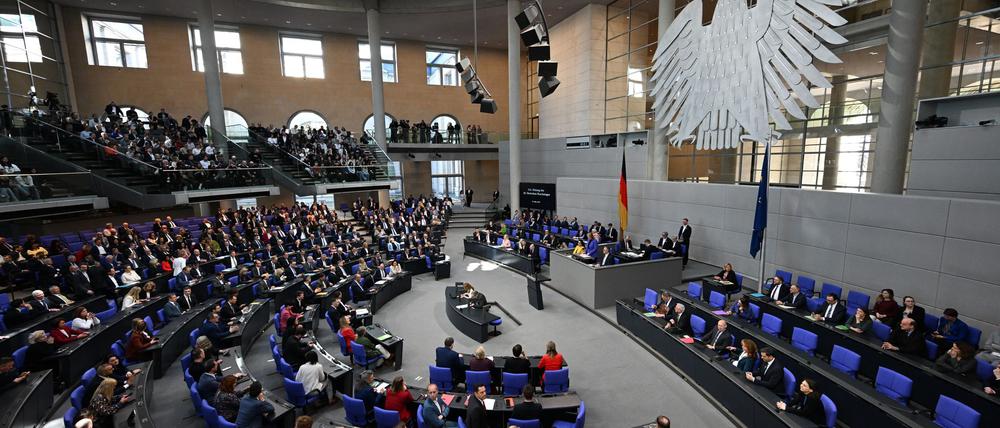 Bundestag - Sondersitzung zur Grundgesetzänderung