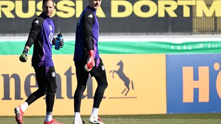 Oliver Baumann (l) und Alexander Nübel beim Training. Wer steht gegen Italien im Tor? 