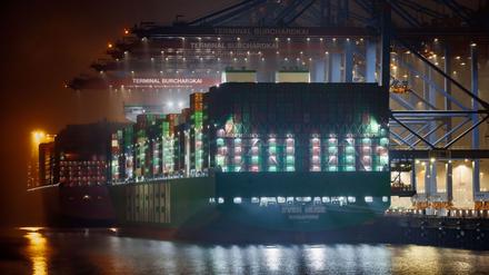 In etwa 180 von 5.300 untersuchten Warengruppen lag der deutsche Anteil am weltweiten Export zuletzt bei mindestens 30 Prozent