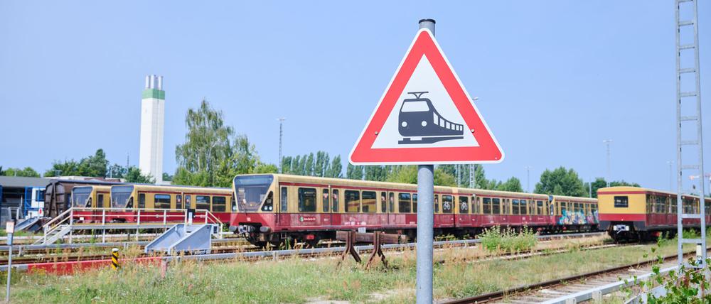 Nach einer Störung im Berliner S-Bahnverkehr normalisiert sich der Verkehr wieder. (Symbolbild)