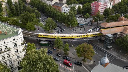Der Verkehrsknoten um den U-Bahnhof Schlesisches Tor gehört zu Berlins größten Unfallschwerpunkten.