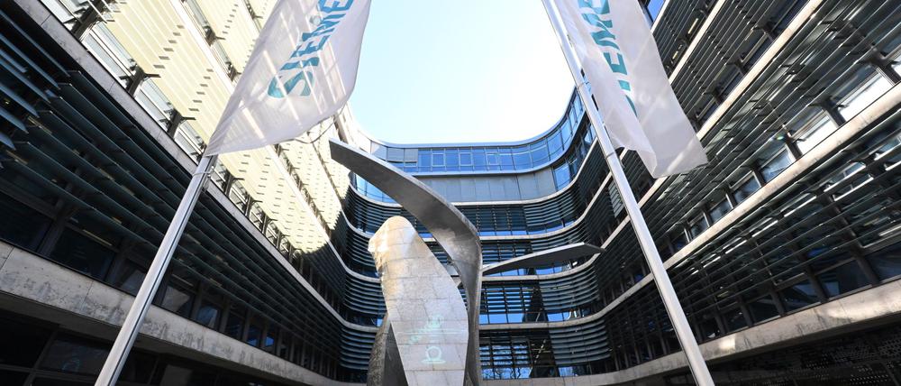 Die Siemens Konzernzentrale in München: Der Konzern will 6.000 Jobs abbauen.