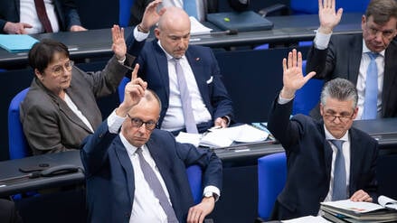 Friedrich Merz (CDU), noch als Abgeordneter, bei einer Abstimmung im Bundestag.