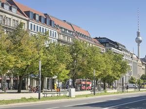 Straßenansicht Unter den Linden, Mitte, Berlin, Deutschland *** Street view Unter den Linden, Mitte, Berlin, Germany