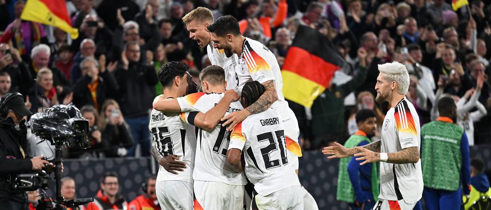 Deutscher Jubel in der Nations League? Das ist immer noch ein bisschen gewöhnungsbedürftig.