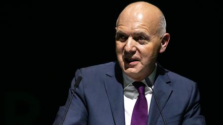 DFB-Präsident Bernd Neuendorf sieht sich nicht in der Pflicht in Sachen Aufstiegsreform.