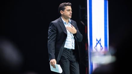 Amichai Chikli in Spanien.