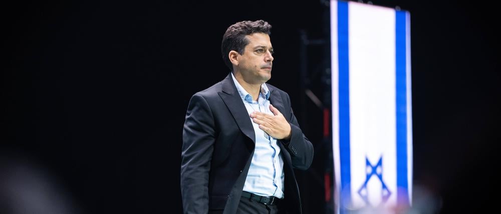 Amichai Chikli in Spanien. 