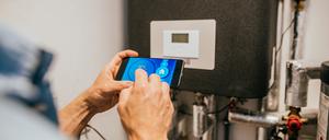 Mittelalte Männer gelten als die größten Skeptiker der Energiewende. Es sei denn, sie können mit Technik prahlen.