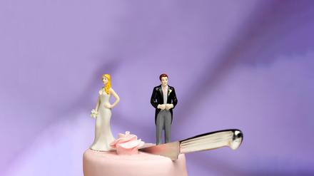newly married couple suffering relationship breakup