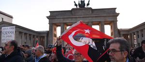 Der CHP Bund in Berlin hat zur Demo aufgerufen. 