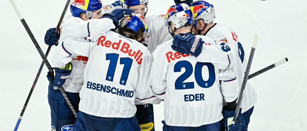 Der EHC Red Bull München gelingt im Playoff-Viertelfinale gegen die Adler Mannheim der Ausgleich.