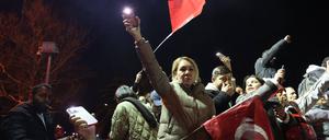 Zehntausende protestieren in der Türkei gegen die Festnahme Imamoglus.