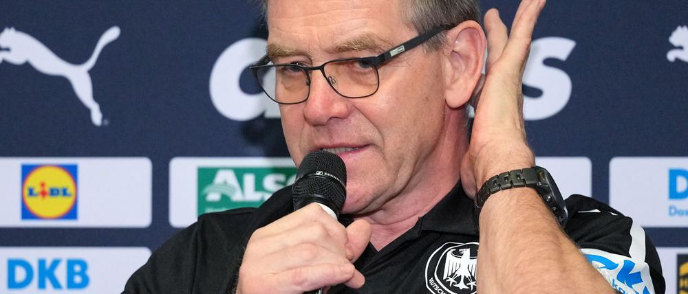 Bundestrainer Alfred Gislason tippt in der Bundesliga auf einen Titel-Dreikampf zwischen Magdeburg, Berlin und Kiel.