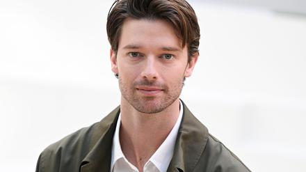 Patrick Schwarzenegger wird für seine Rolle in „The White Lotus“ gefeiert.