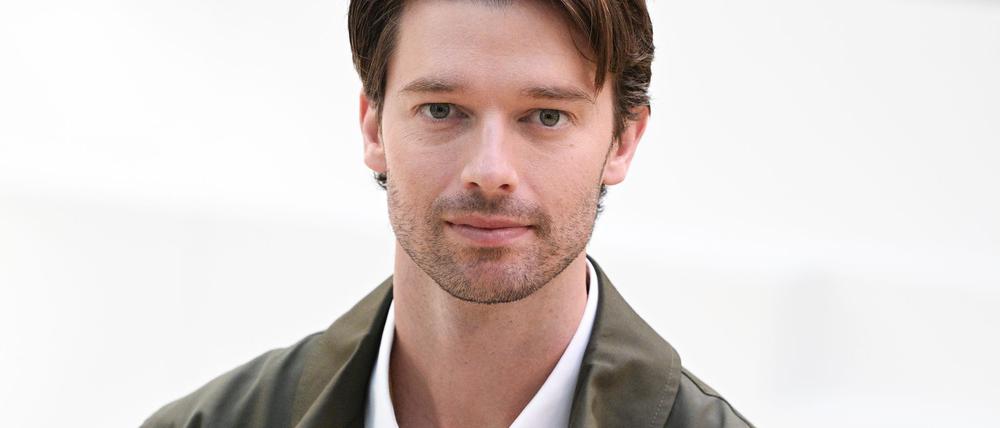Patrick Schwarzenegger wird für seine Rolle in „The White Lotus“ gefeiert.