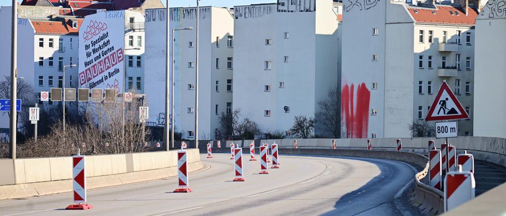Die gesperrte Brücke der Stadtautobahn A100