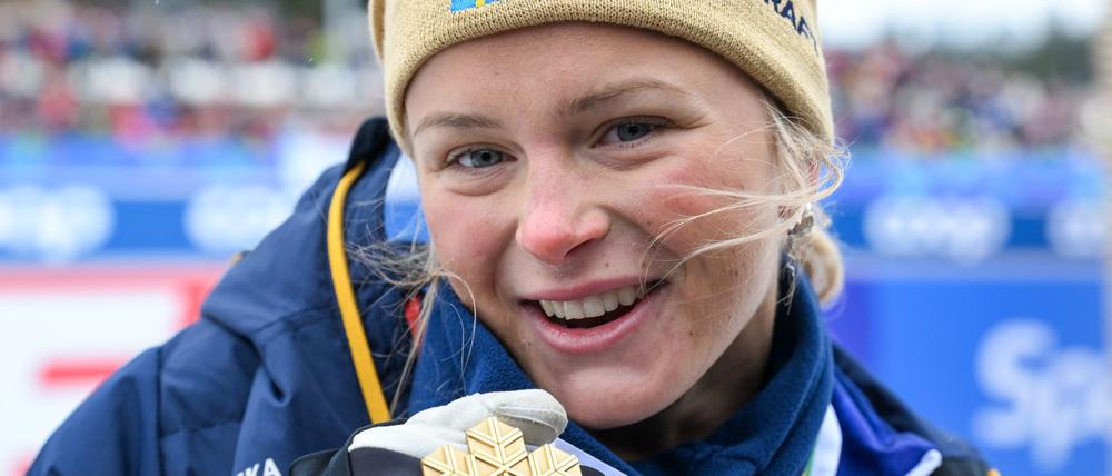 Frida Karlsson hat bei der Ski-WM in Trondheim jüngst zweimal Gold gewonnen. (Archivbild)