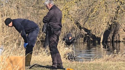 Die Polizei sucht an der Havel mit Leichenspürhunden und Tauchern nach dem vermisstem Mann aus Rathenow.