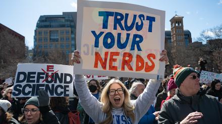 Protest gegen den Kahlschlag der Trump-Regierung in Wissenschaft und Forschung in Washington.