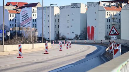 Seit Mittwochabend ist die Stadtautobahnbrücke der A100 voll gesperrt. 