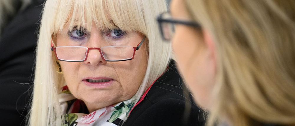 Innensenatorin Iris Spranger (SPD) stellt die Kriminalitätsstatistik gemeinsam mit Polizeipräsidentin Barbara Slowik Meisel vor.