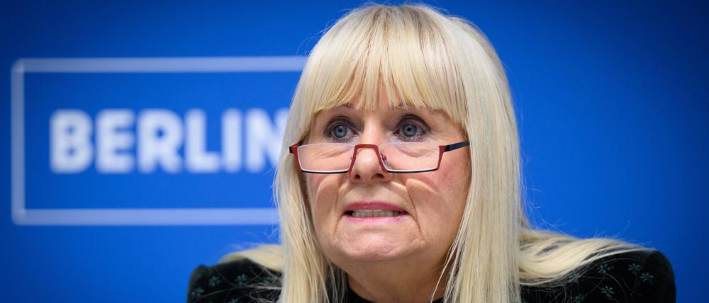 Iris Spranger (SPD), Berliner Senatorin für Inneres und Sport, äußert sich bei einer Pressekonferenz.