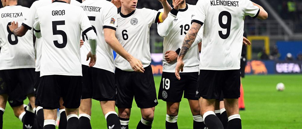 Deutschland bejubelt einen großen Fußball-Abend.