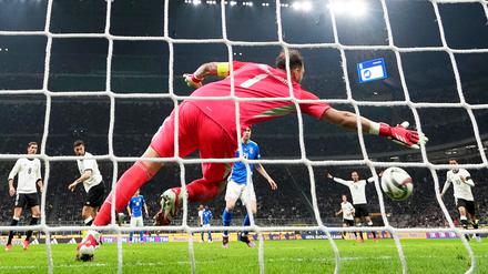Drin ist er. Der eingewechselte Tim Kleindienst kippte das Spiel mit seinem Tor zum 1:1 in die richtige Richtung.
