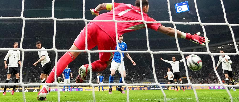 Drin ist er. Der eingewechselte Tim Kleindienst kippte das Spiel mit seinem Tor zum 1:1 in die richtige Richtung.